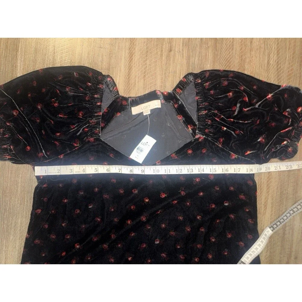 NWT Loft Ann Taylor Black Floral Velvet Puff Sleeve Top Sweetheart Neck Size MP